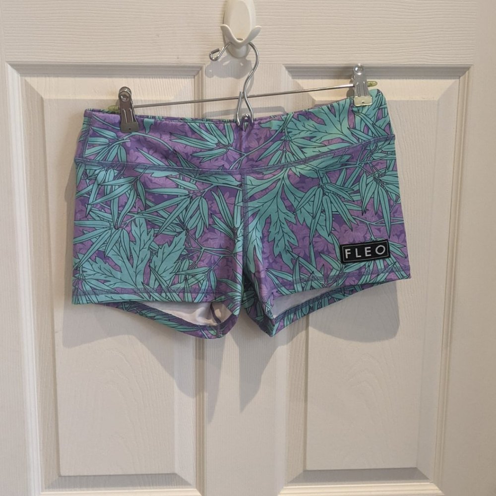 Fleo Leaf Shorts